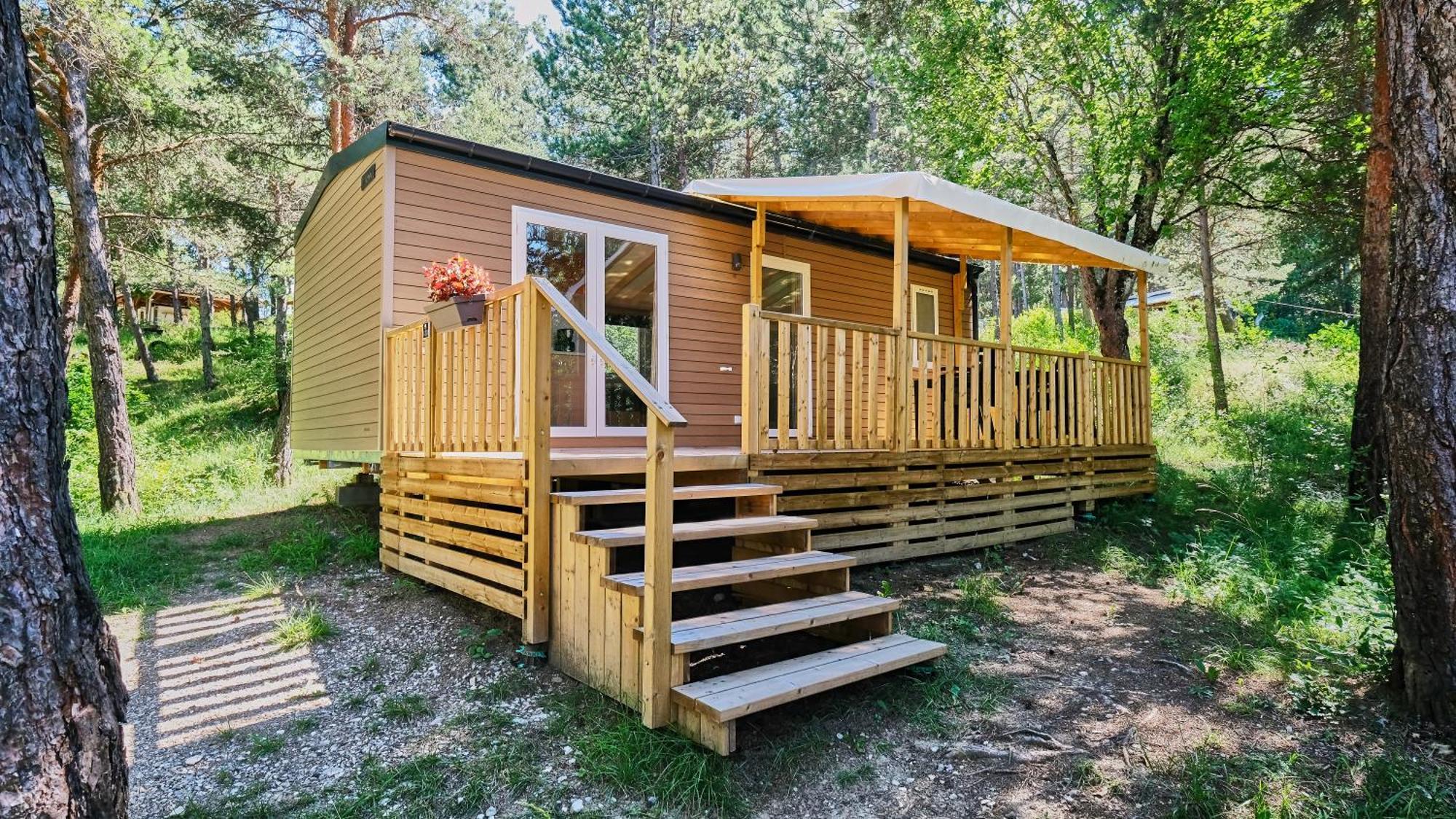 Camping Le Couriou Recoubeau-Jansac Ngoại thất bức ảnh