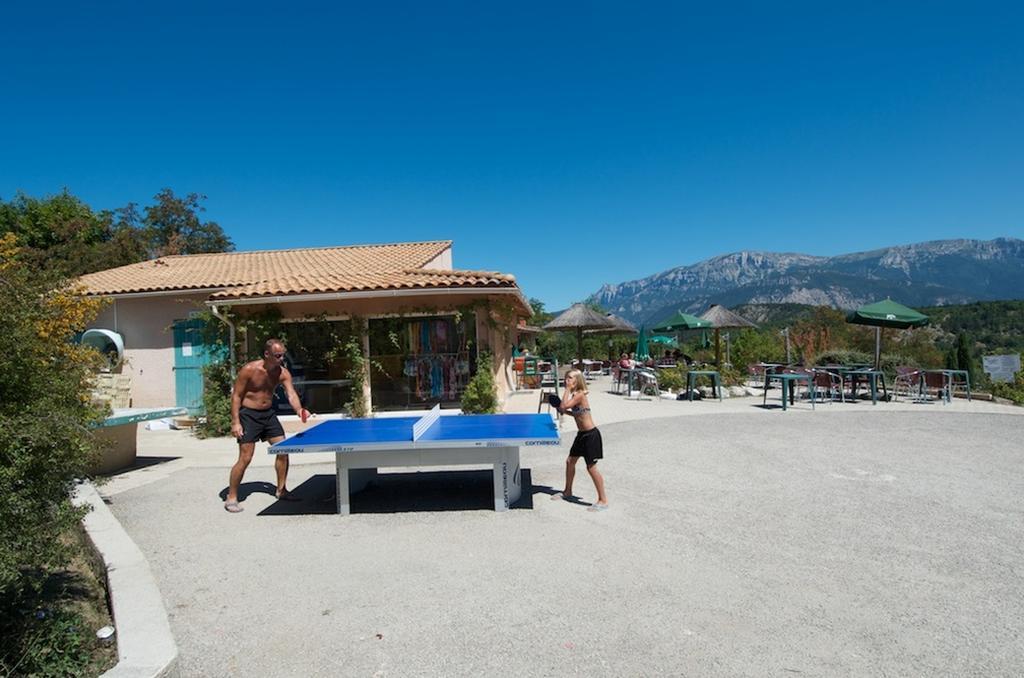Camping Le Couriou Recoubeau-Jansac Ngoại thất bức ảnh