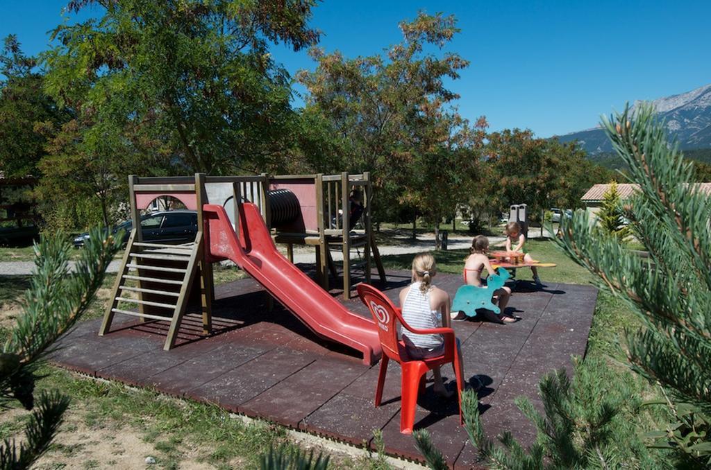 Camping Le Couriou Recoubeau-Jansac Ngoại thất bức ảnh