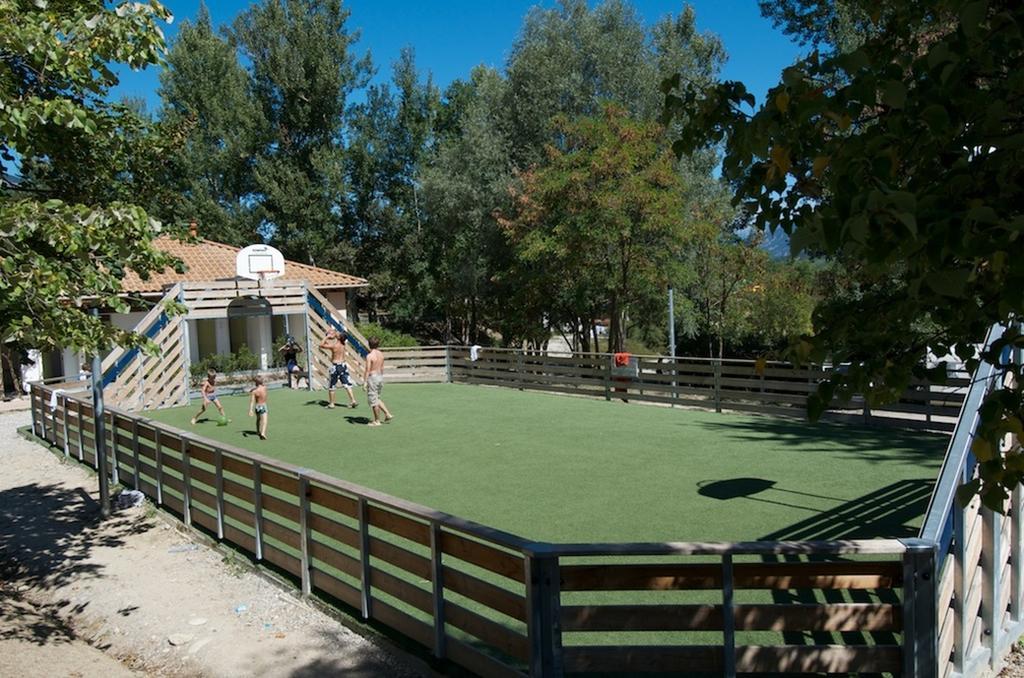 Camping Le Couriou Recoubeau-Jansac Ngoại thất bức ảnh